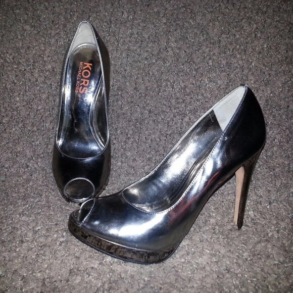 MICHAEL KORS Silver Leather-Platform-Peep Toe Pumps/Stilettos-Size 9M-Excellent - Picture 1 of 7
